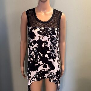Simply Vera Vera Wang Black and White Floral Top